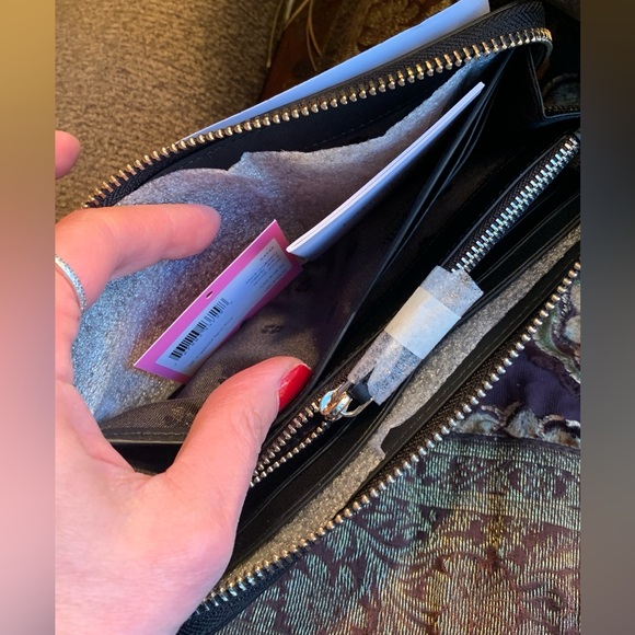 Authentic KATE SPADE Saffiano leather zip around glitter dots slim large wallet - Picture 6 of 10